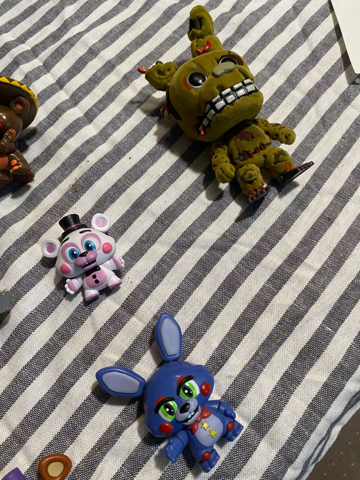 EXCLUSIVE!!! FNAF Funko Mystery Mini Lot w Rare 1/24 Mangle & Flocked Springtrap