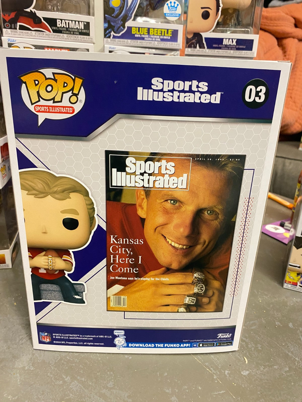 Funko Pop Sports Illustrated NFL Joe Montana with Case Vinyl Figure #03