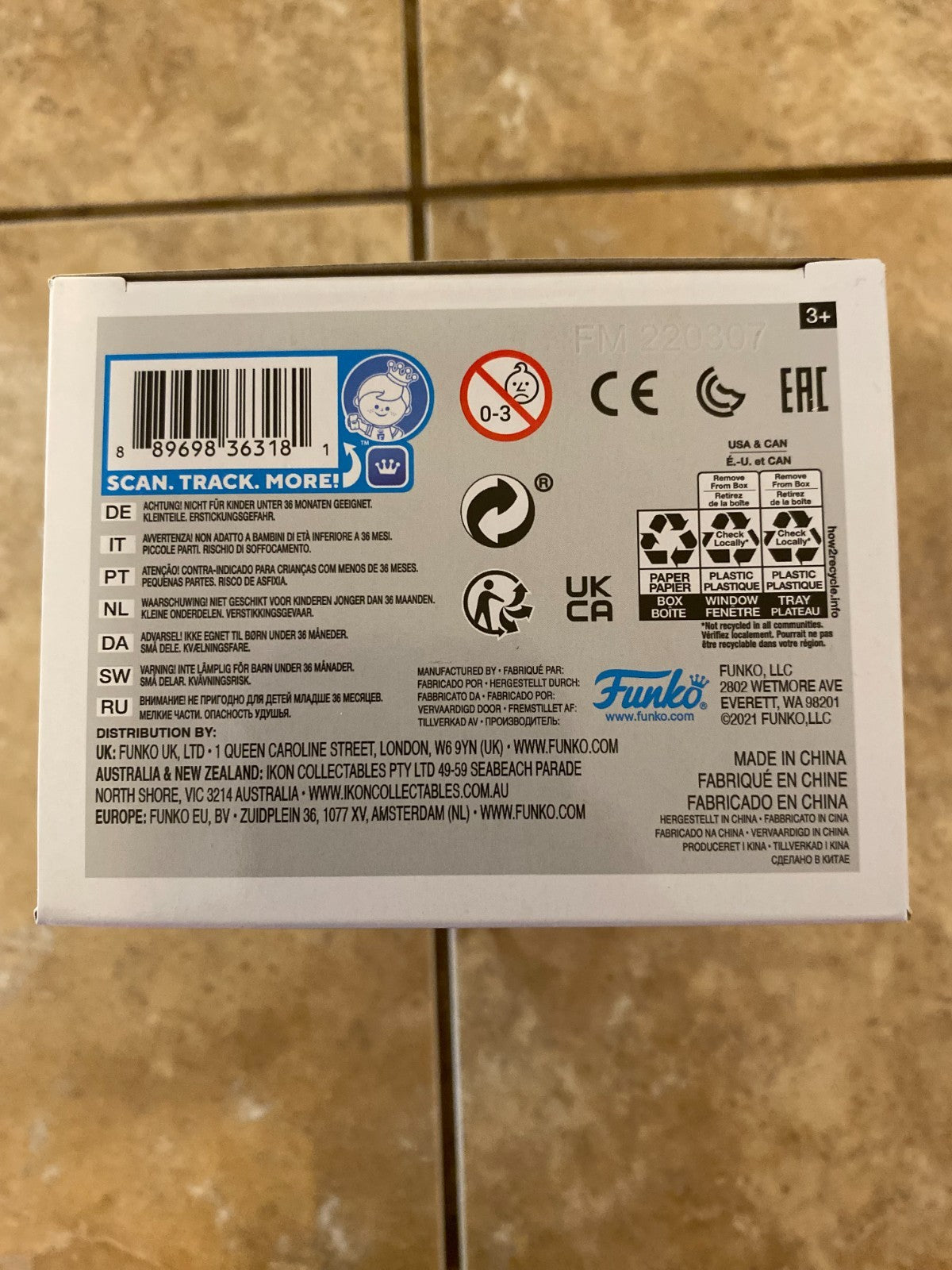 Funko POP! Rocks AC/DC ANGUS YOUNG #91 CHASE with BOX PROTECTOR