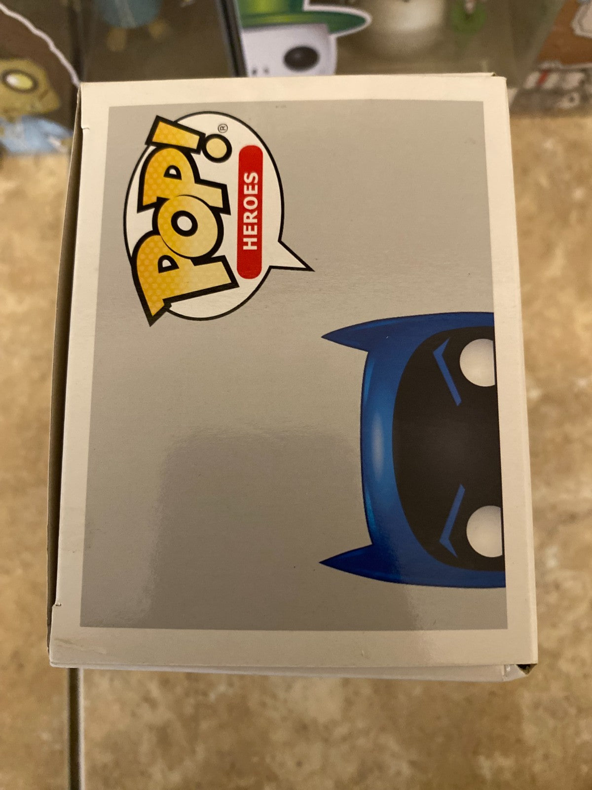 Funko Pop! Vinyl: DC Universe - Super Friends Batman #141 with Protector