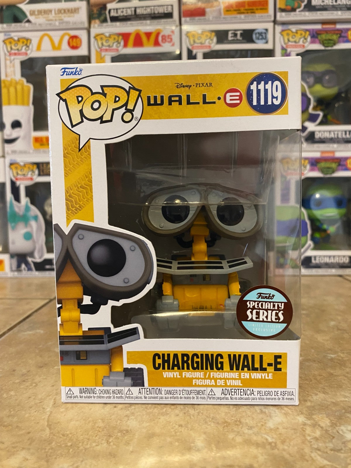 Funko Pop! Charging Wall-E #1119 Specialty Series Disney Pixar W/PROTECTOR