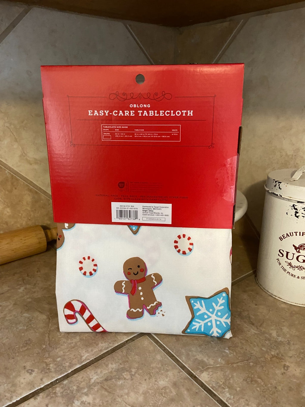 Wondershop Christmas Oblong Tablecloth 60x84 Candy Cane Gingerbread Man Wreath