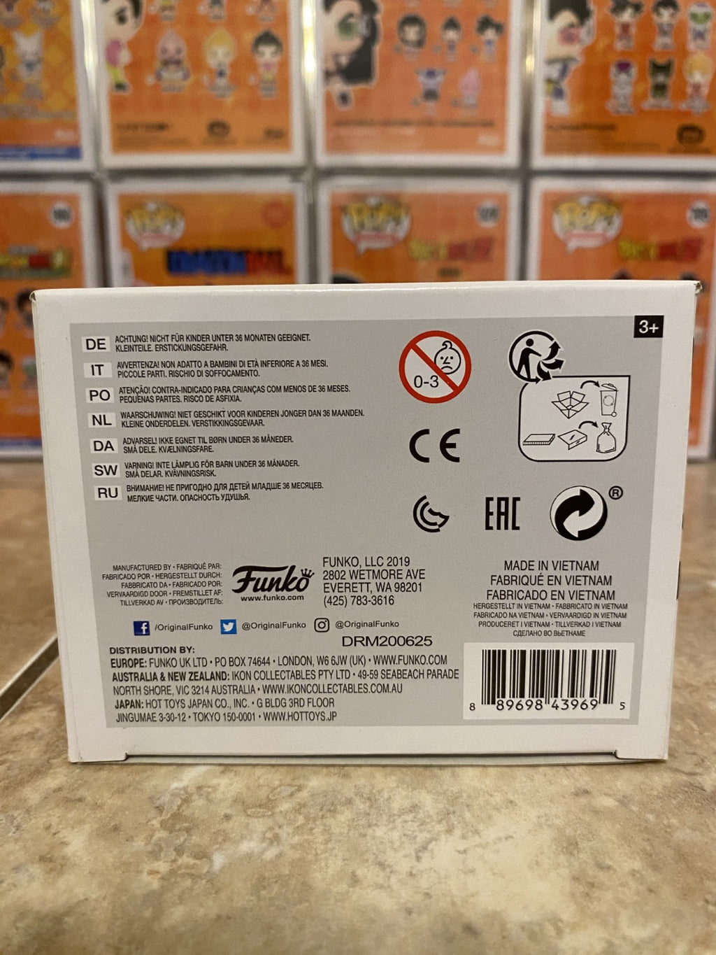 Funko Pop! Dragon Ball Z #710 Goku (Eating Noodles) SE w Protector