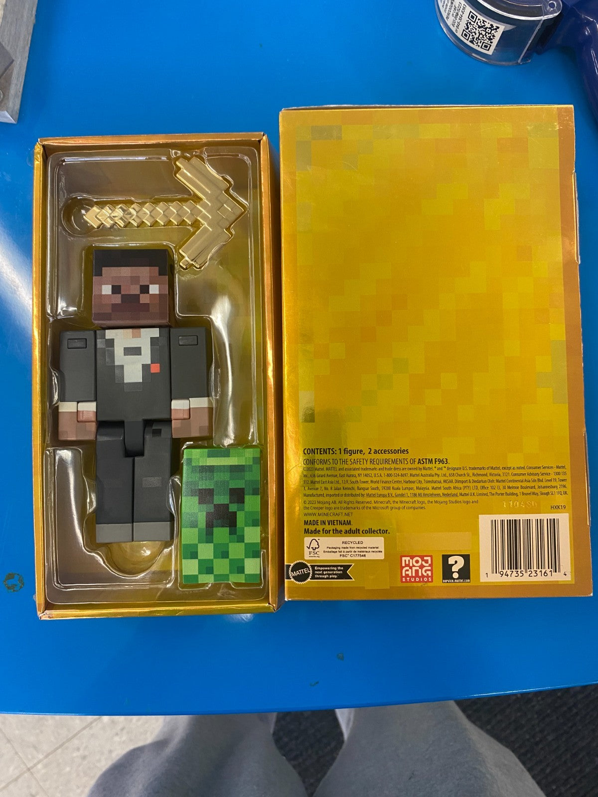 Limited Edition Minecraft 15th Anniversary Tuxedo Steve Diamond Level Figure