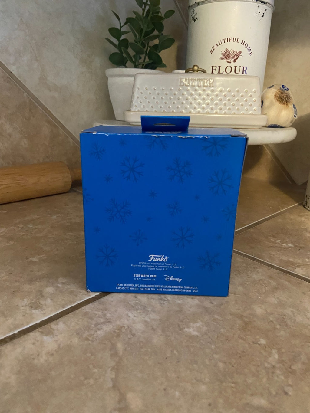 Hallmark Ornaments Funko Pop Star Wars the Mandalorian (GROGU)