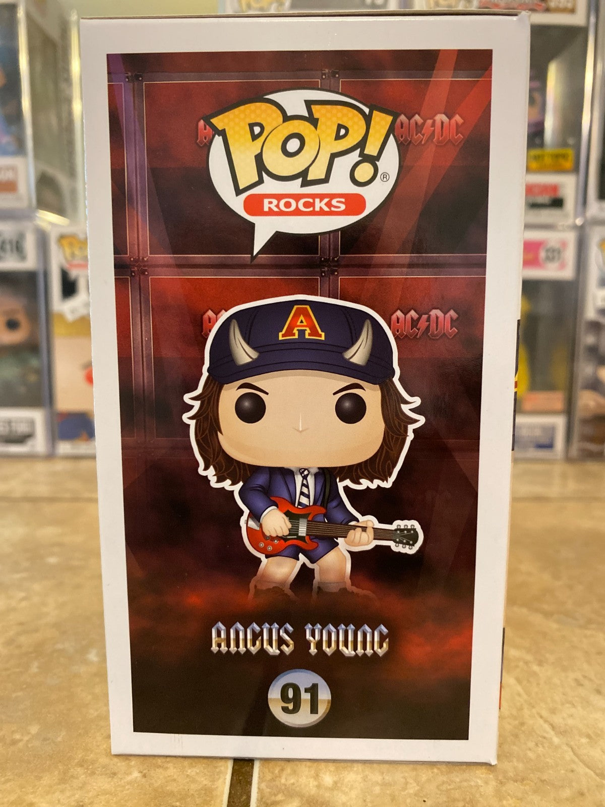 Funko POP! Rocks AC/DC ANGUS YOUNG #91 CHASE with BOX PROTECTOR