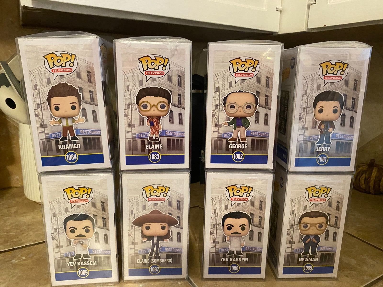 Funko Pop! Television: Seinfeld Set of 8 Figures w Protectors