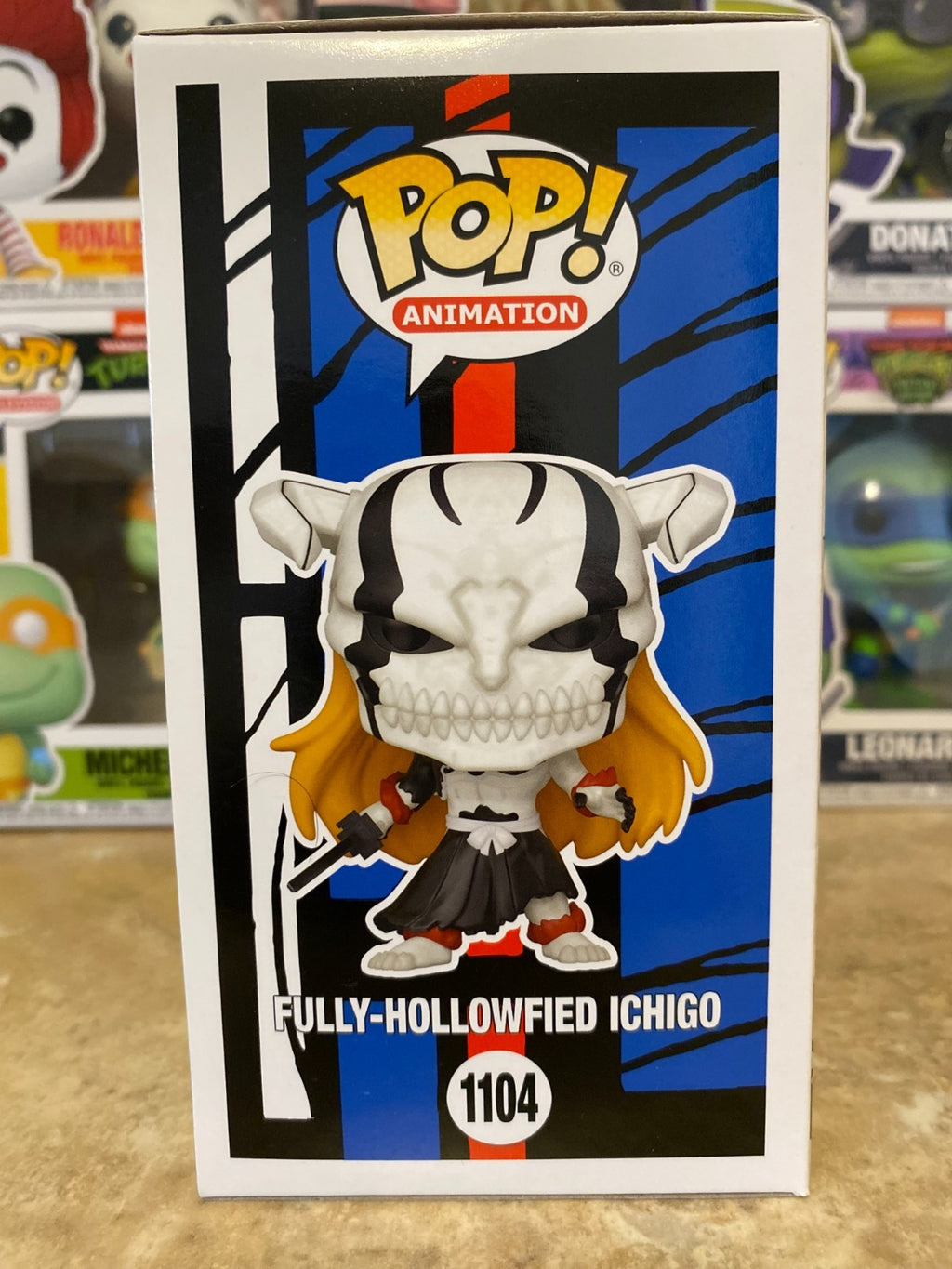 Funko Pop! Vinyl: Bleach - Fully-Hollowfied Ichigo (Chase) (GITD) w Protector