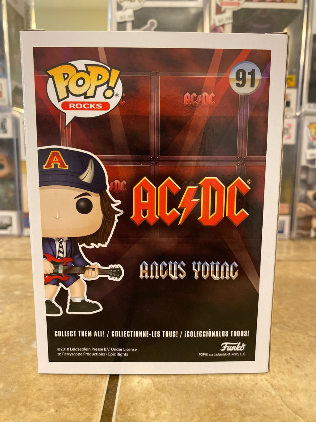 Funko POP! Rocks AC/DC ANGUS YOUNG #91 CHASE with BOX PROTECTOR