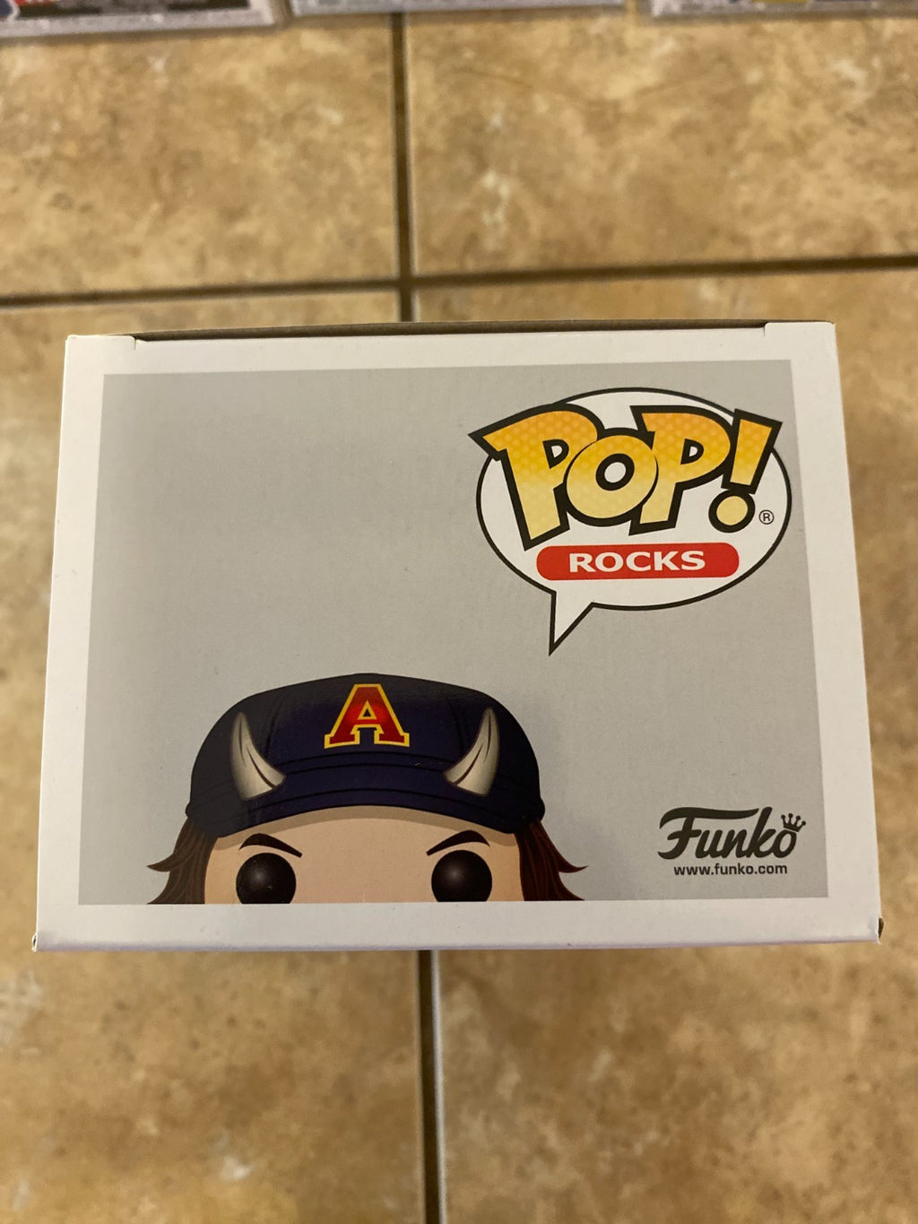 Funko POP! Rocks AC/DC ANGUS YOUNG #91 CHASE with BOX PROTECTOR