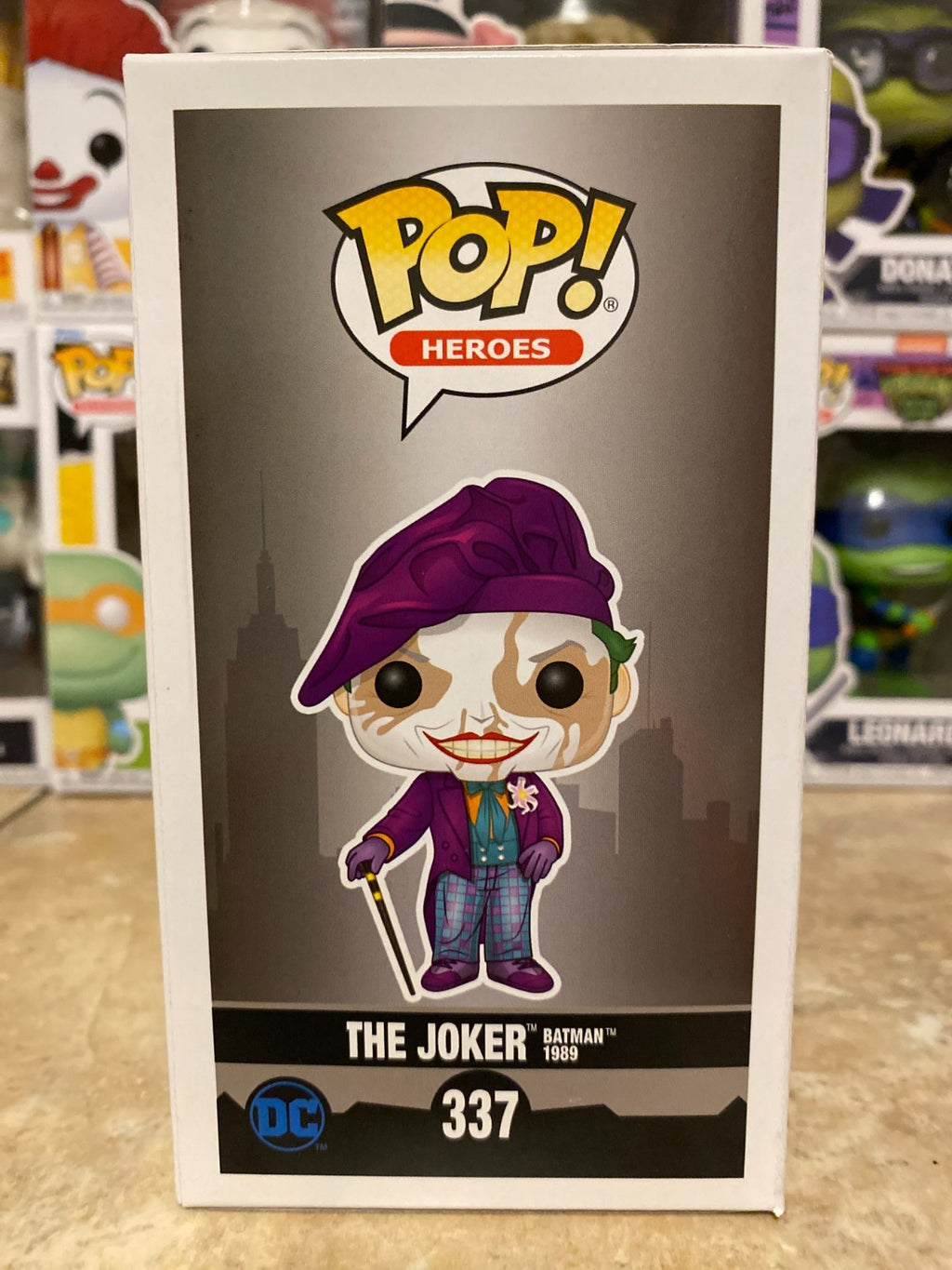 Funko Pop! Vinyl: DC Universe - The Joker Batman 1989 (Chase) #337 w Protector