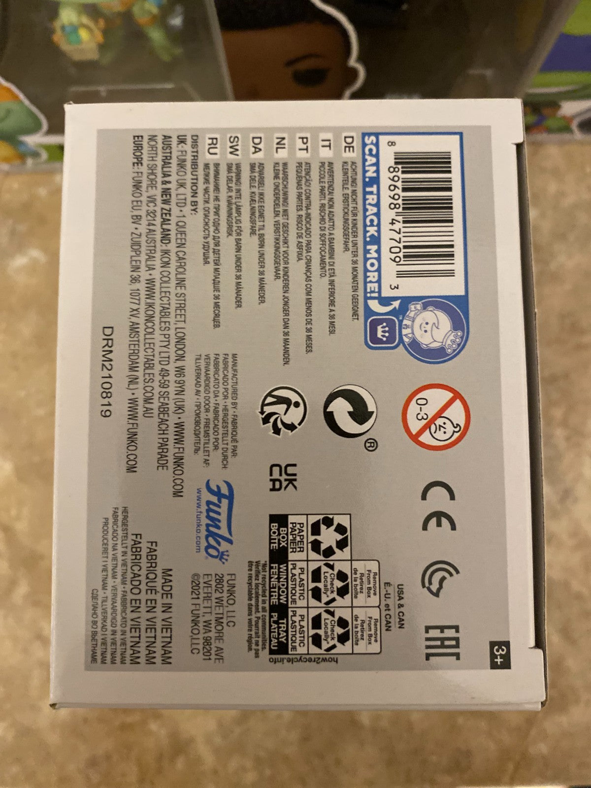 Funko Pop! Vinyl: DC Universe - The Joker Batman 1989 (Chase) #337 w Protector