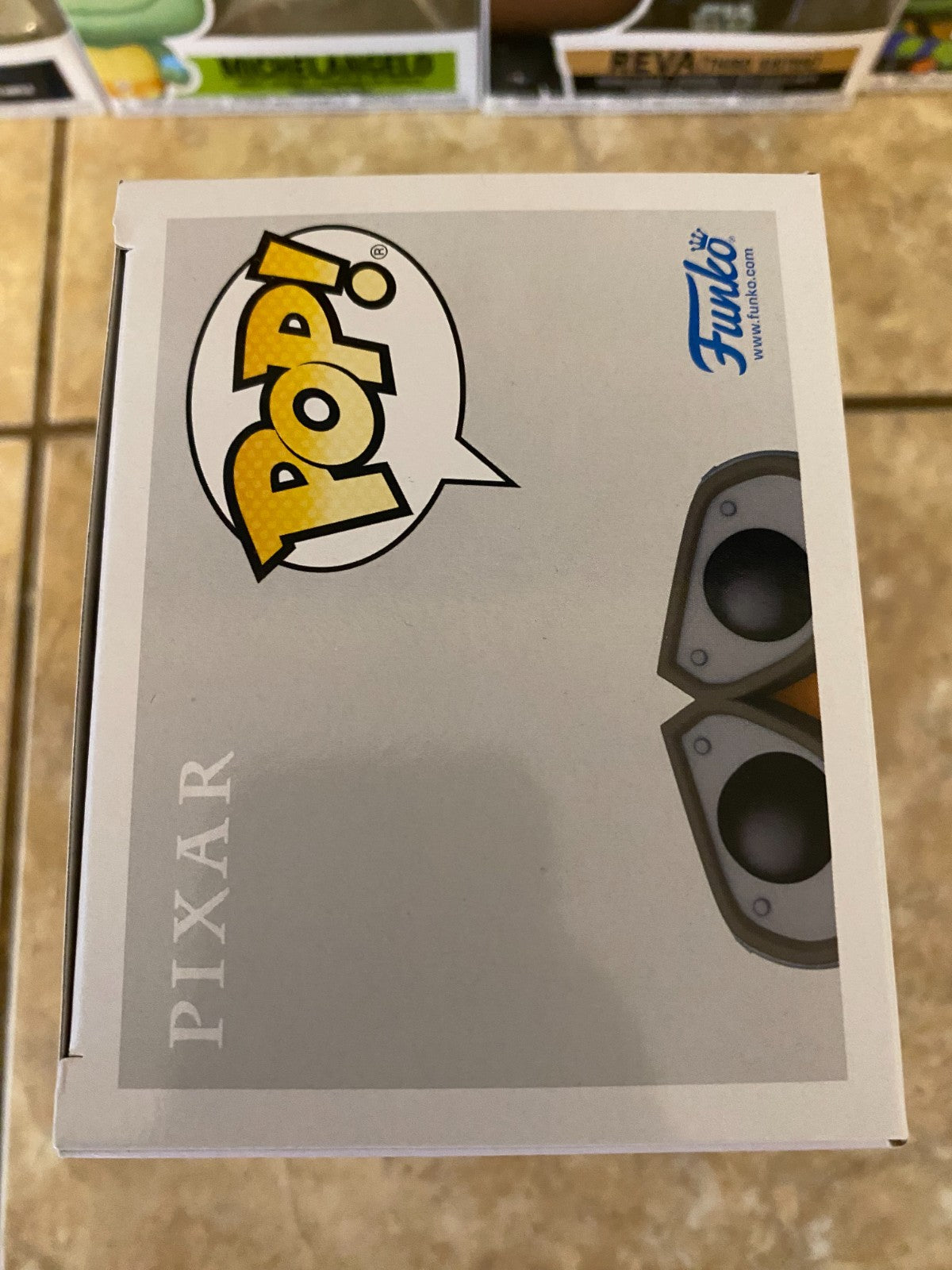 Funko Pop! Charging Wall-E #1119 Specialty Series Disney Pixar W/PROTECTOR