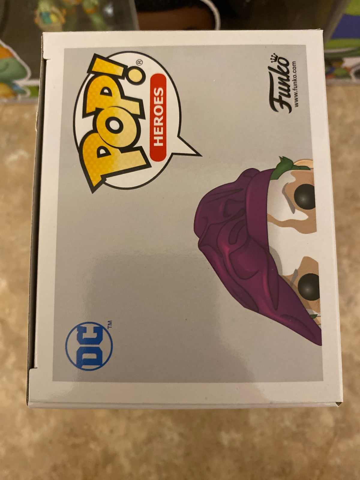 Funko Pop! Vinyl: DC Universe - The Joker Batman 1989 (Chase) #337 w Protector