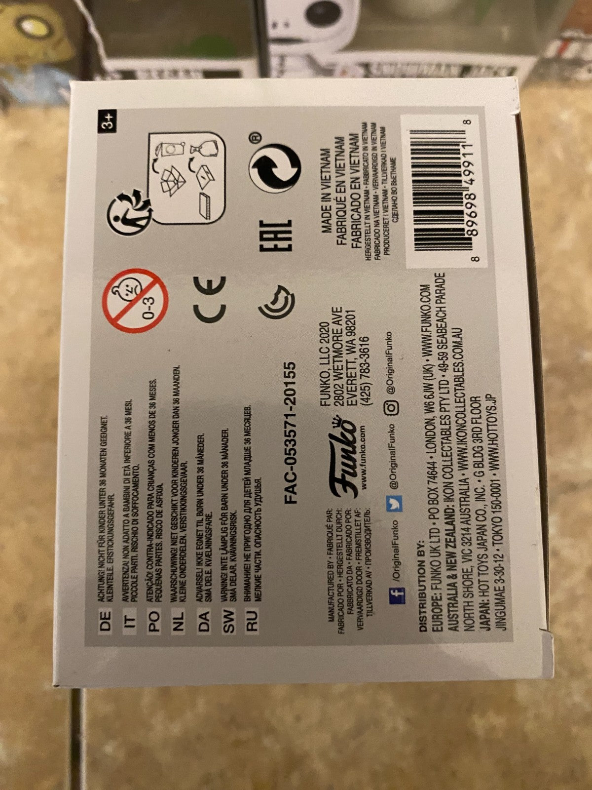 Funko Pop! Vinyl: Marvel - Spider-Man - Box Lunch (Exclusive) #672 w Protector