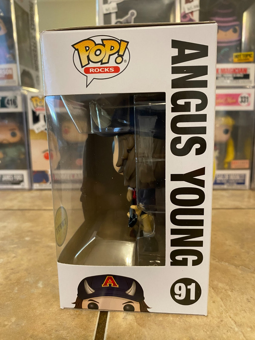 Funko POP! Rocks AC/DC ANGUS YOUNG #91 CHASE with BOX PROTECTOR