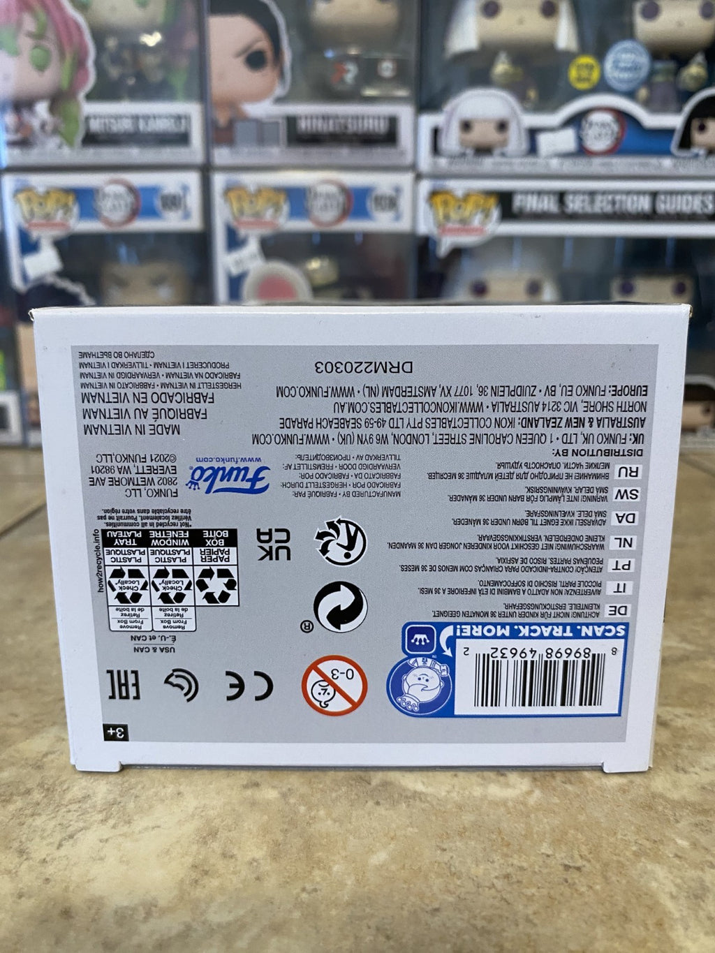 Funko Pop! Demon Slayer Tanjiro Kamado #867 Hot Topic Exclusive w/Box Protector