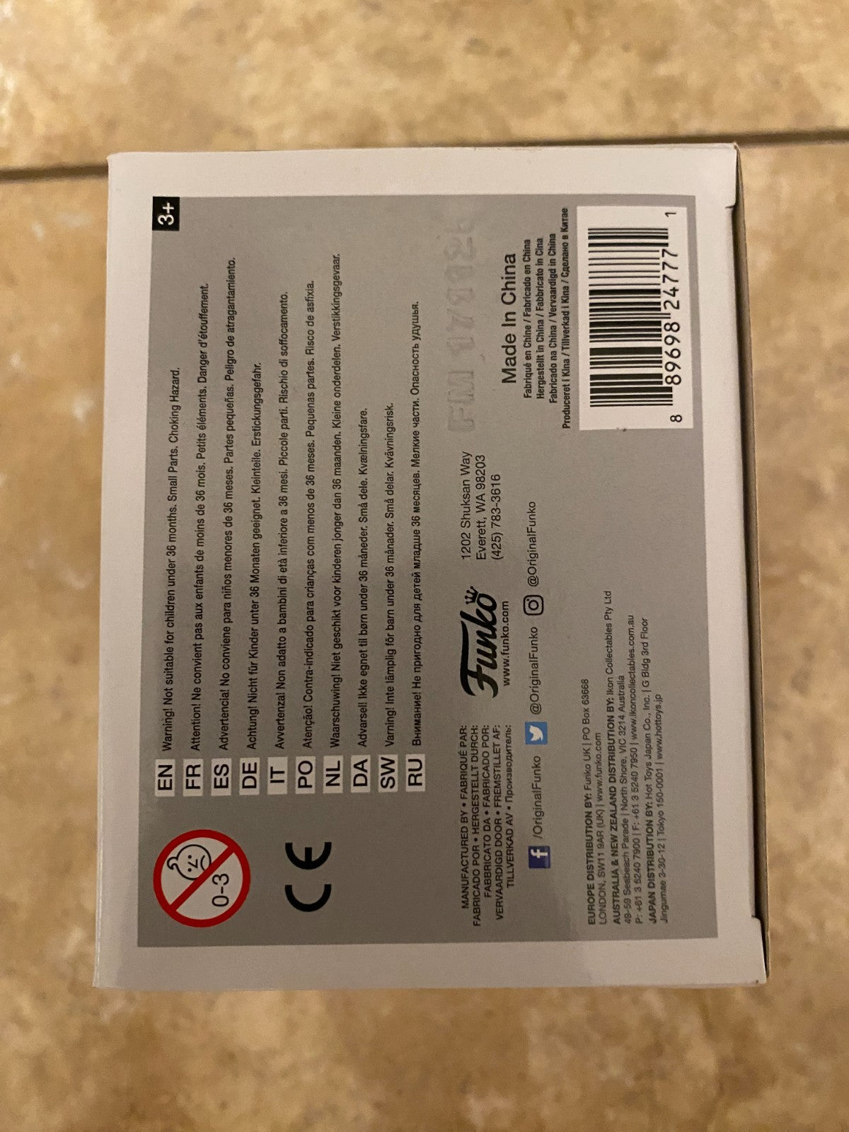 Funko Pop! Pop Rocks Vinyl: Kurt Cobain #65 w Protector