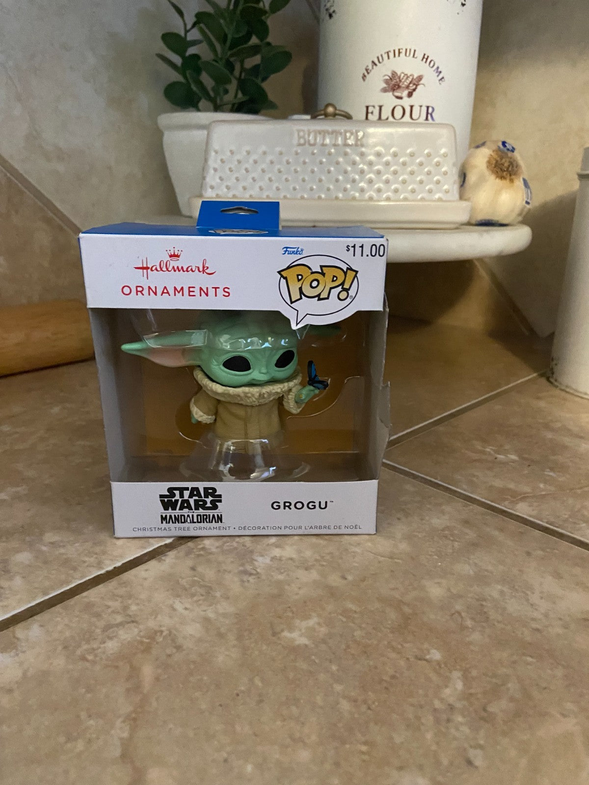 Hallmark Ornaments Funko Pop Star Wars the Mandalorian (GROGU)