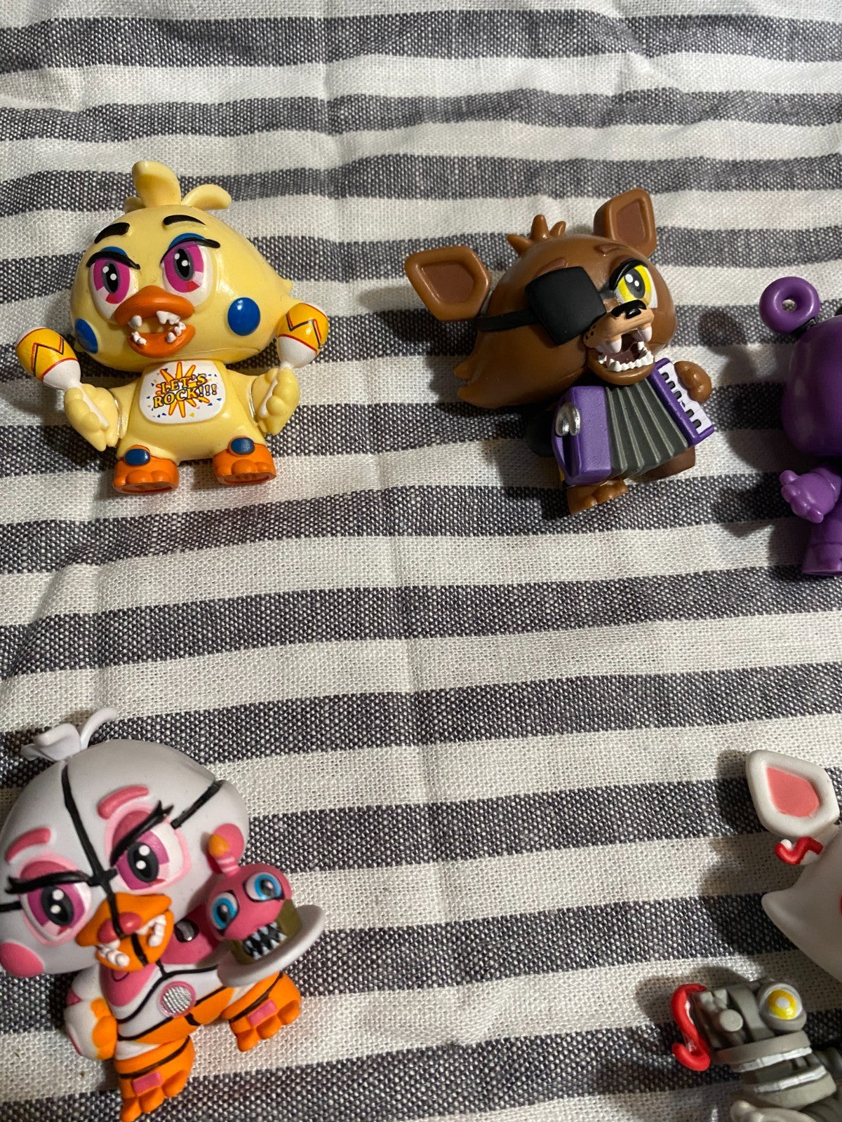 EXCLUSIVE!!! FNAF Funko Mystery Mini Lot w Rare 1/24 Mangle & Flocked Springtrap