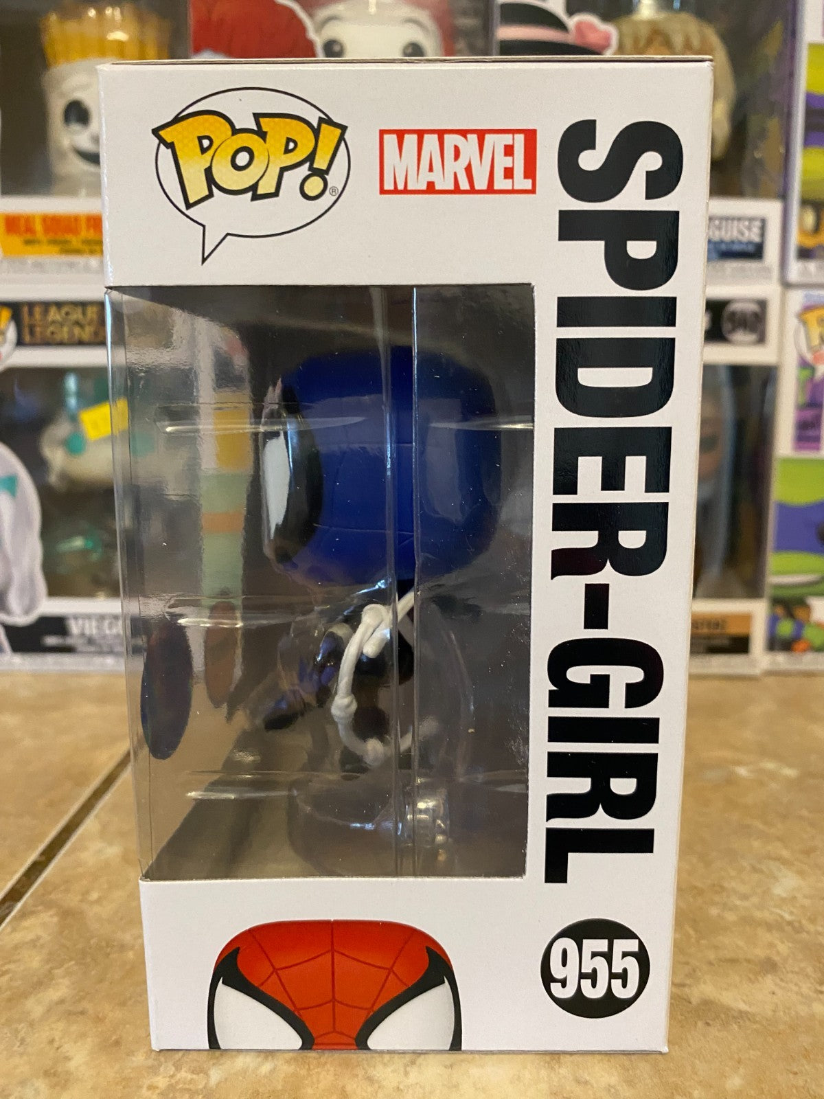 Funko POP Marvel Spider-Girl # 955 Limited Chase Edition Bobble-Head w Protector