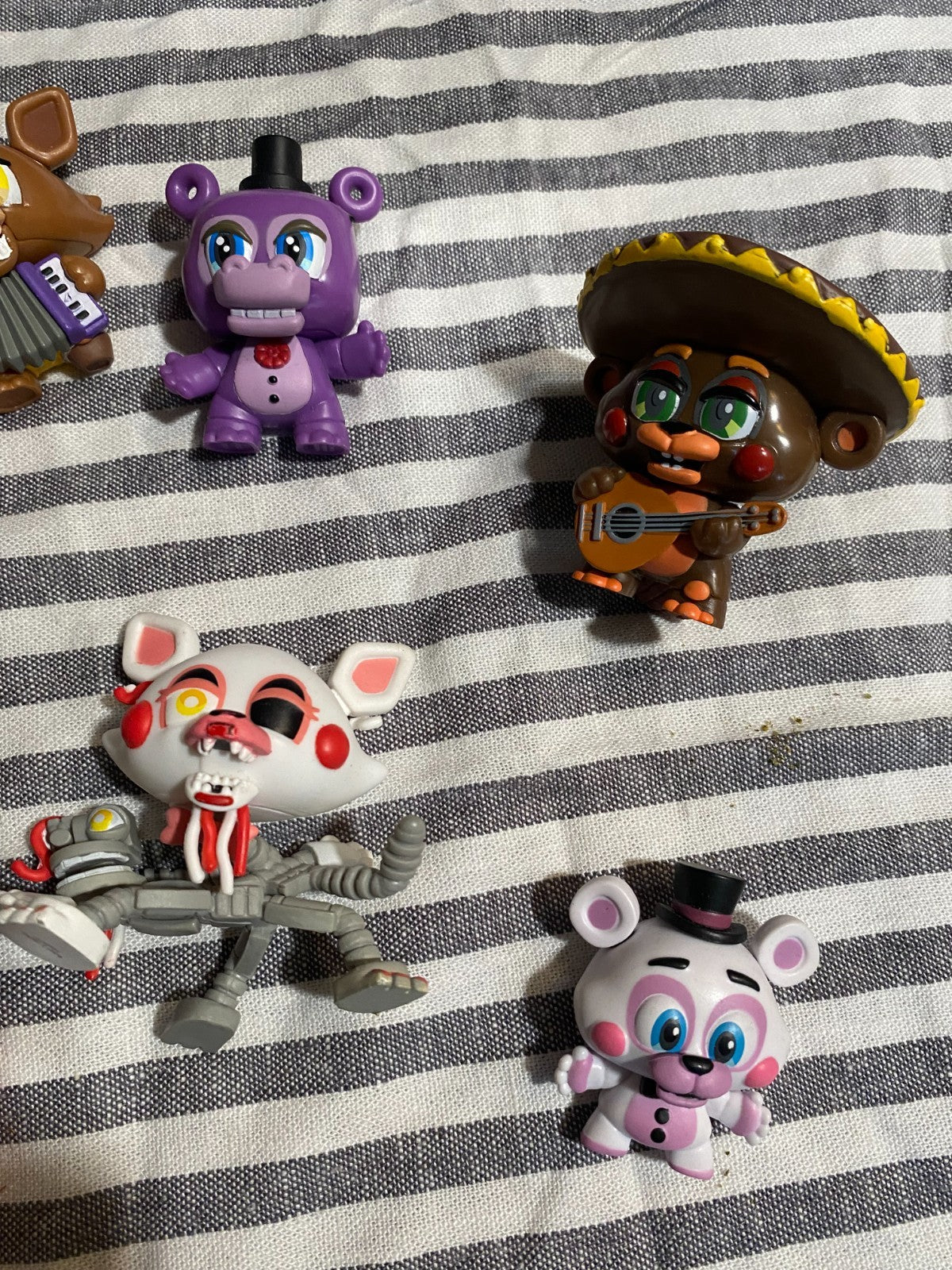 EXCLUSIVE!!! FNAF Funko Mystery Mini Lot w Rare 1/24 Mangle & Flocked Springtrap