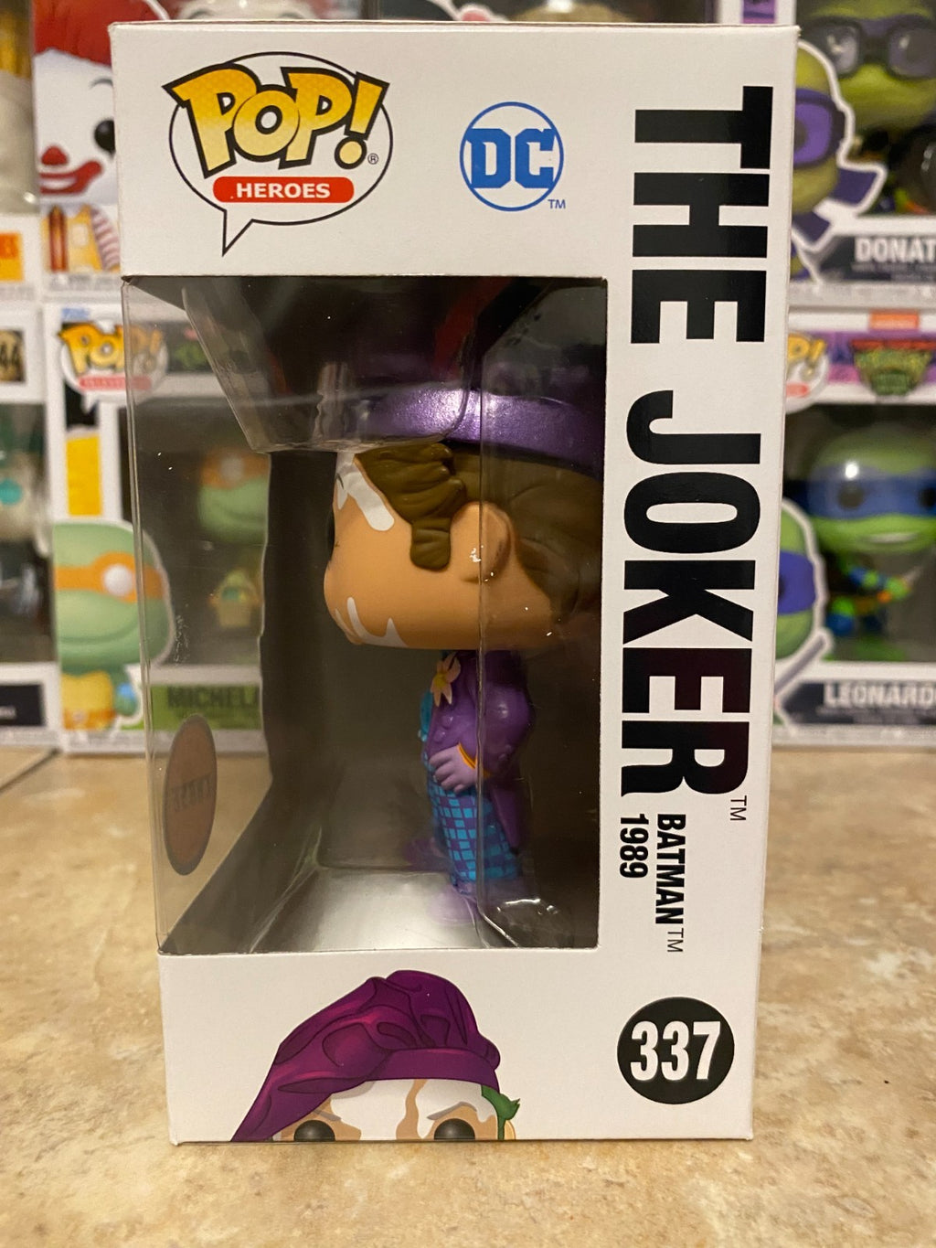 Funko Pop! Vinyl: DC Universe - The Joker Batman 1989 (Chase) #337 w Protector