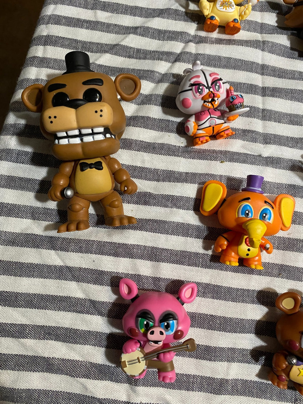 EXCLUSIVE!!! FNAF Funko Mystery Mini Lot w Rare 1/24 Mangle & Flocked Springtrap