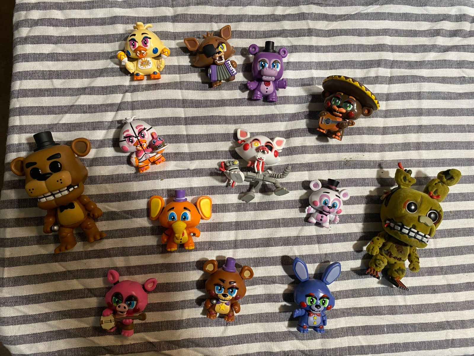 EXCLUSIVE!!! FNAF Funko Mystery Mini Lot w Rare 1/24 Mangle & Flocked Springtrap