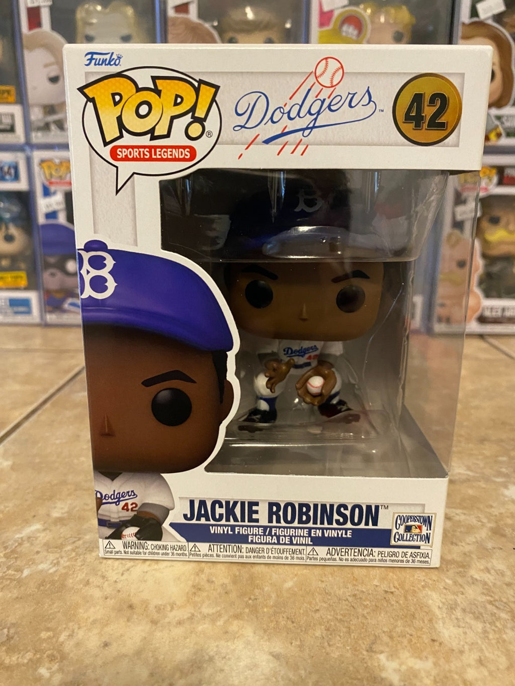 Funko Pop! Vinyl: Sports Legends - Jackie Robinson #42 (Catching) w Protector