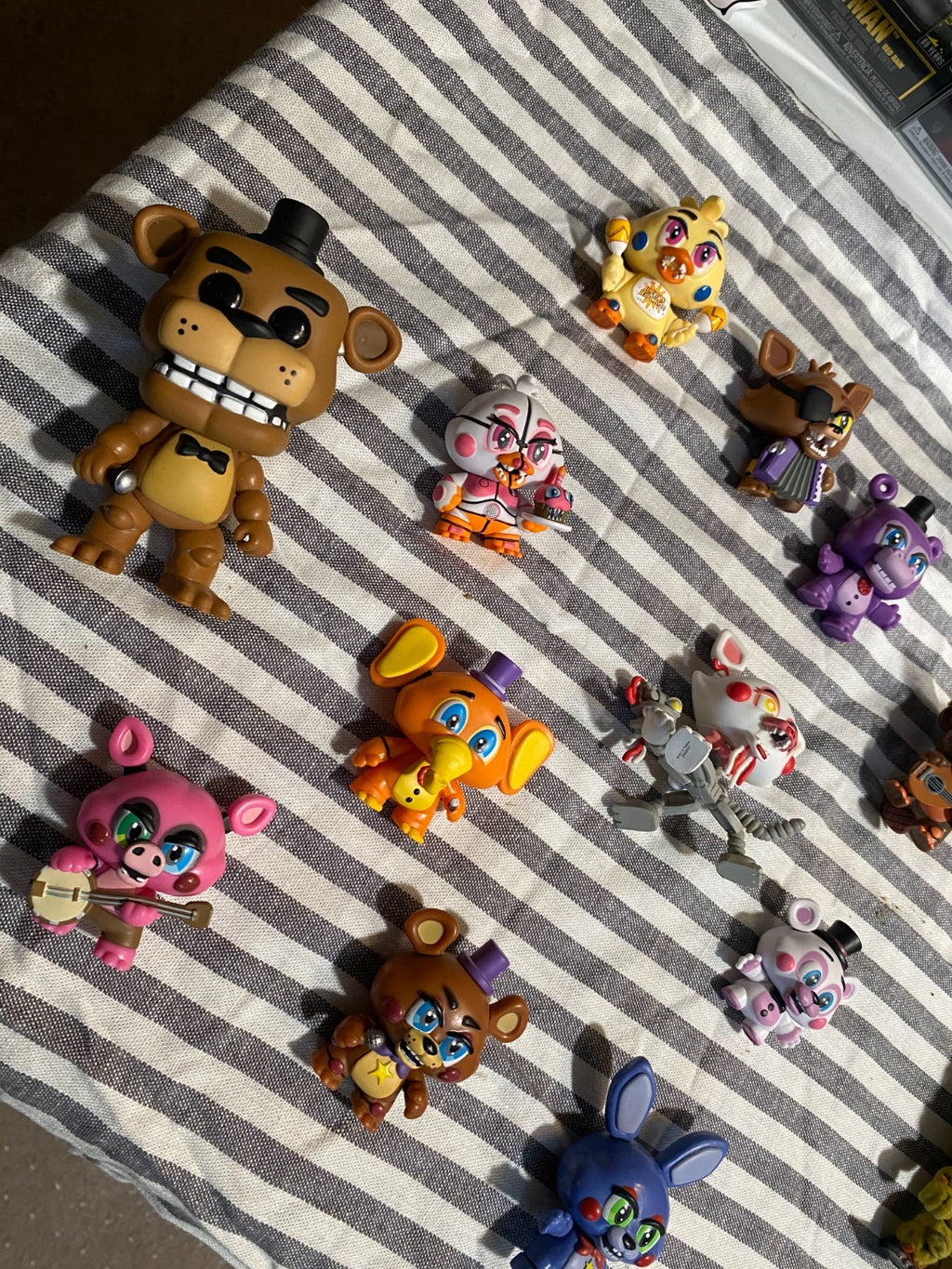 EXCLUSIVE!!! FNAF Funko Mystery Mini Lot w Rare 1/24 Mangle & Flocked Springtrap