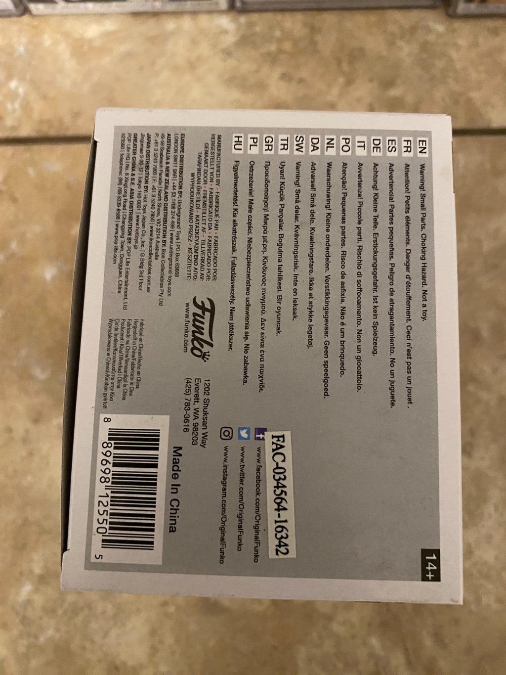 Funko Pop! Vinyl: Marvel X-Men - Logan - Hot Topic (Exclusive) #193 w Protector