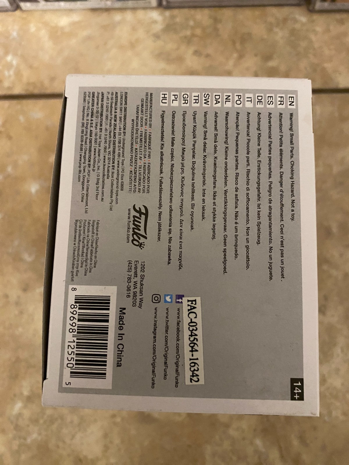 Funko Pop! Vinyl: Marvel X-Men - Logan - Hot Topic (Exclusive) #193 w Protector