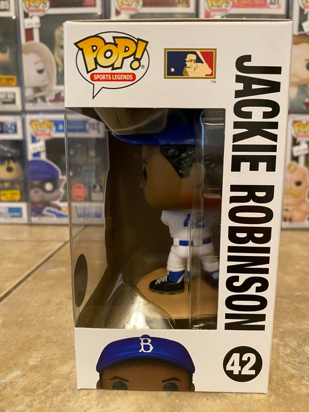 Funko Pop! Vinyl: Sports Legends - Jackie Robinson (Batting) #42 w Protector